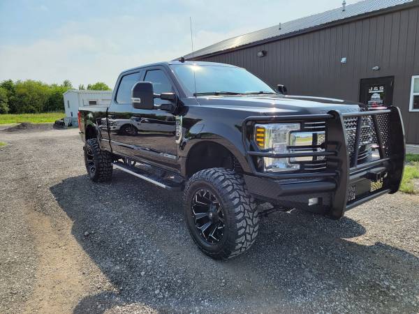 Photo 2019 FORD F250 LARIAT 4X4 CCSB 6.7 POWERSTROKE DIESEL LIFTED SOUTHERN - $62,900 (Blissfield)