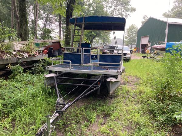 Photo Pontoon boats for sale $500