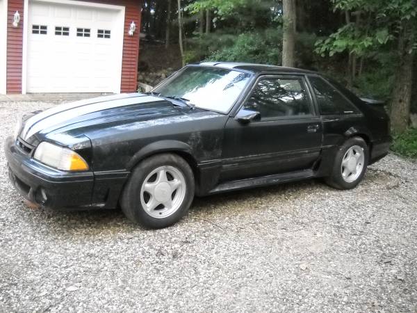 Photo 1993 Ford Mustang GT 5 speed parts 93 Fox body $100