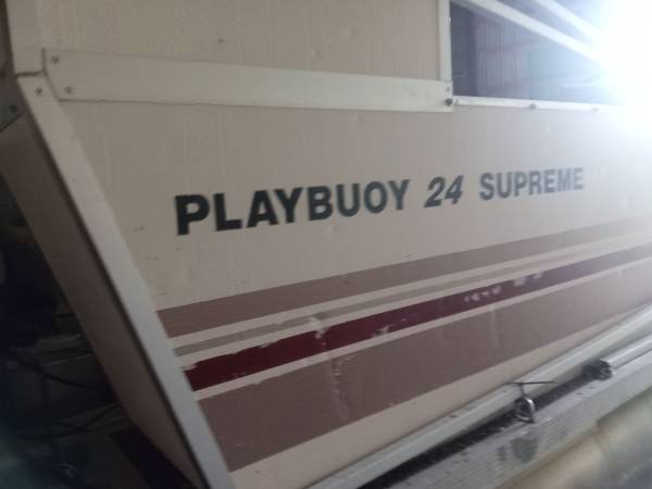 Photo 1995, 24 Pontoon Boat w 25hp - 4 Stroke Mercury outboard motor $5,500