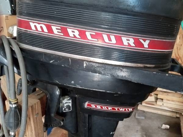 Photo 9.8 HP Mercury Outboard motor $200