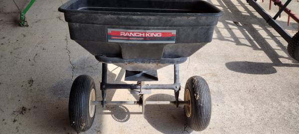Photo Ranch king tow behind spreader $80