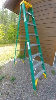 https://storage.bhs.cloud.ovh.net/v1/AUTH_e7d15450bedd40b9b599e075527df3cb/kalispell/_8_Ft_Werner_Step_Ladder_140_6516ad555034d.jpg