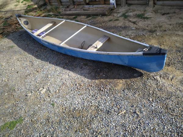 Photo 17 foot fiberglass canoe for trade