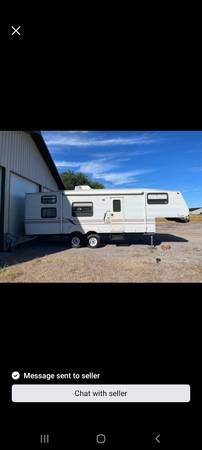 Photo 2000 Jayco Qwest 26ft. 5th wheel with pull-out $12,500