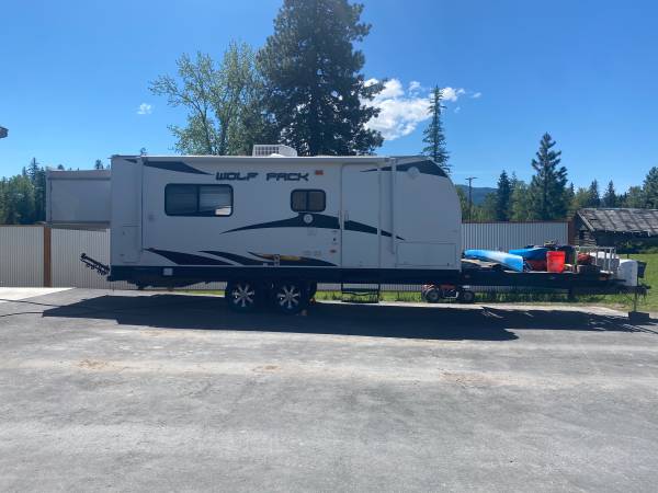 Photo 2011 Wolfpack 21WP Toy hauler $15,000