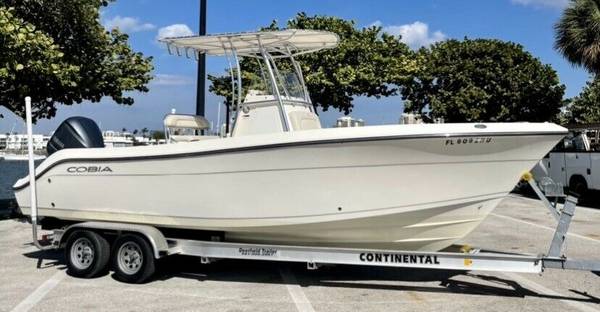 Photo 2019 cobia 237 center console boat $35,000