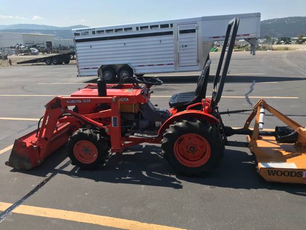 Photo Kubota B7100 4x4 tractor up for auction $123