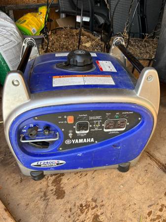 Photo Yamaha 2400W Quiet generator inverter $700