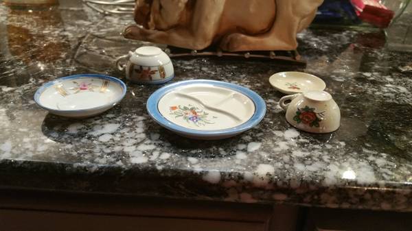 Photo 1920s Porcelain Doll Dishes (5) $15