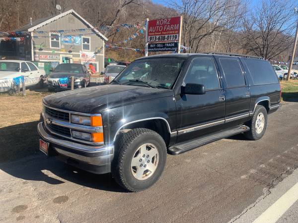 Photo 1999 CHEVY SUBURBAN LT 1500  4X4 W THIRD ROW  RUNS GREAT - $5,450 (KorzAutoFarm.com)