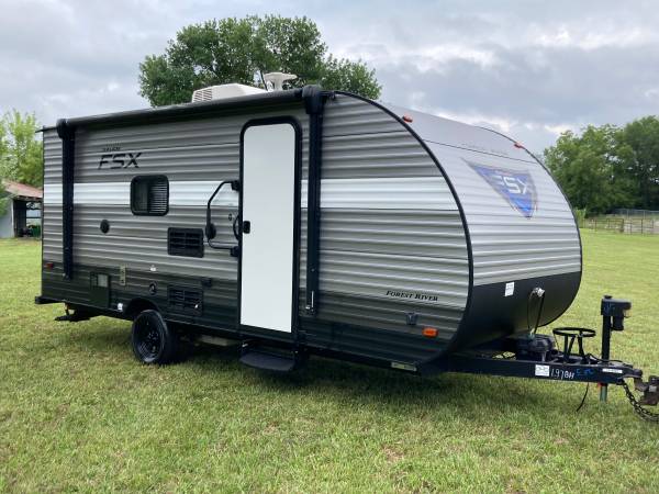 Photo 2019 Salem 197BH bunkhouse cer trailer PRICED TO SELL $10,900