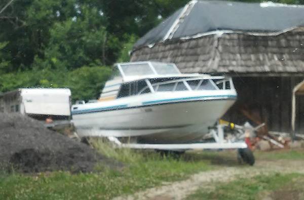 Photo Bayliner saraoga 2550 $6,800