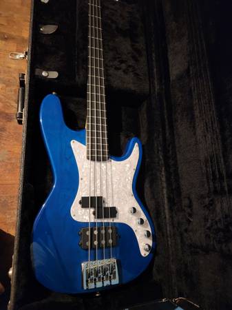 Carvin fretless bass and Carvin 2x10 combo with extension cab $1,000