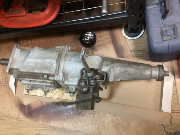 Photo Ford 4 sped transmission $1,750