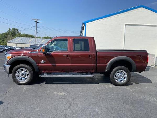 Photo Ford F250 Super Duty Crew Cab Lariat Pickup 4D 6 34 ft 2015 Easy Fina $38,312
