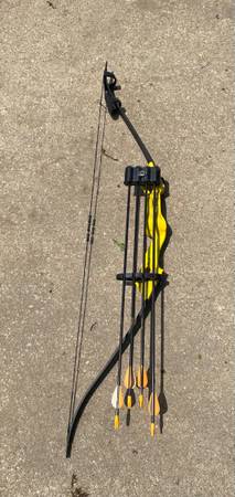 Photo Fred Bear Flash Youth Takedown Recurve Bow $50