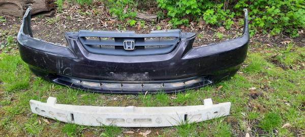 Photo HONDA ACCORD FRONT BUMPER COVER WITH GRILLE 1997-2001 $70