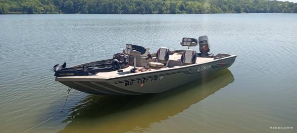 Lowe Stinger 175 fishing boat $13,700