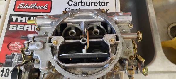 Photo New Edelbrock Carburetor $250