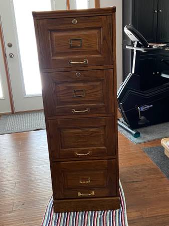 Photo Rudd Oak wood File Cabinet with 4 Drawers