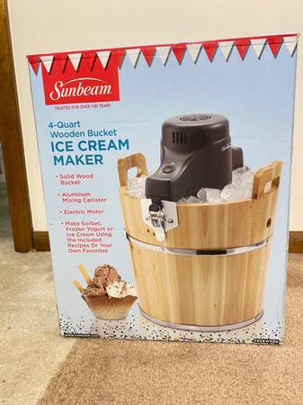 Photo Sunbeam Wooden Bucket Ice Cream Maker $40