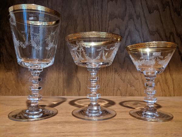 Photo TIFFIN-FRANCISCAN CRYSTAL BOUQUET GLASSES $15