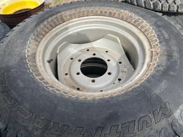 Photo Turf tires and rims $800