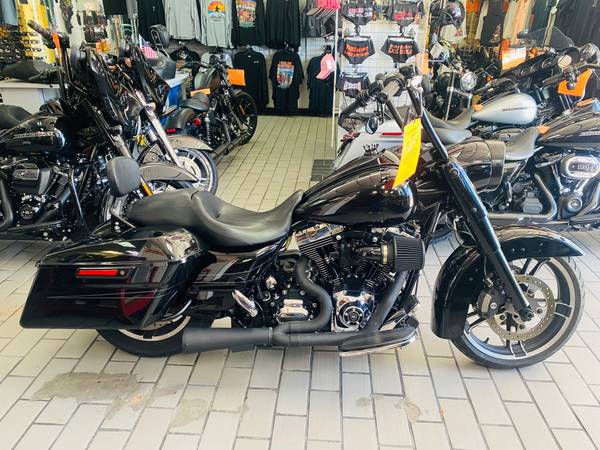 Photo 2015 Harley-Davidson Awesome Road King Custom 103 Stage 2 Motor ONLY $12,000