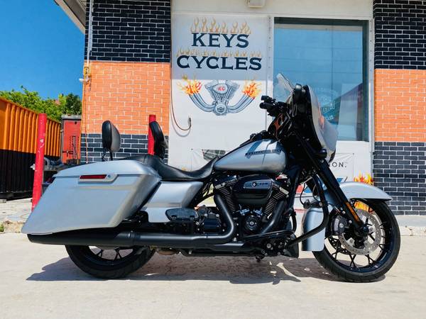 Photo 2020 Harley-Davidson Street Glide Special Perfect Bike FOR ONLY $24,500