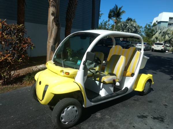 GEM ELECTRIC CAR 4 PASSENGER ELECTRIC GOLF CART 2800