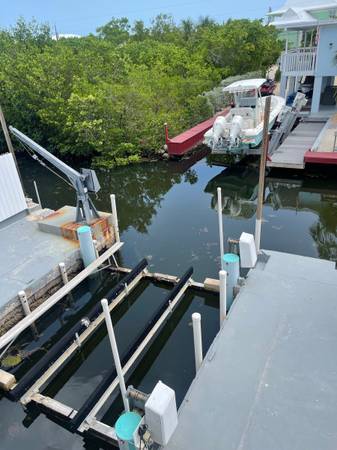 Key Largo Boat Slip with Lift $450
