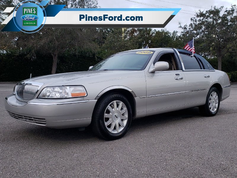 Used 2009 Lincoln Town Car Signature Limited for sale Cars & Trucks