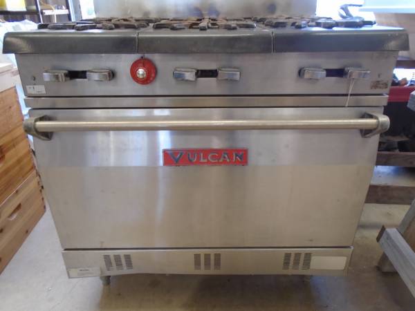 Photo Commercial Gas Stove - Needs work $100