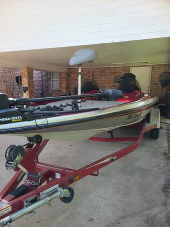 Photo Stratos Boat and Trailer needs repower $8,000