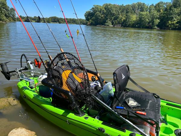 Photo Fishing Kayak with motor, fish finder like new $790