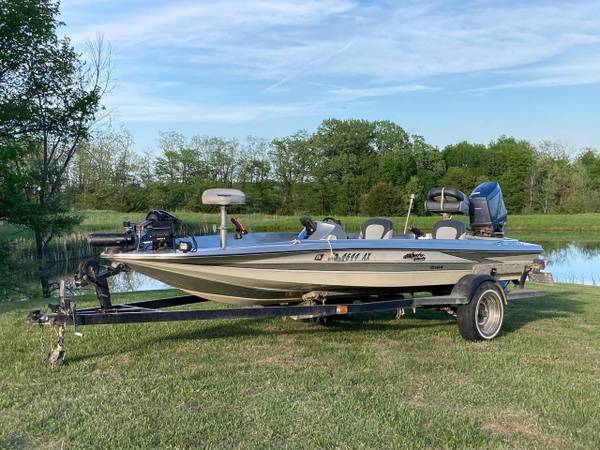 Hydra Sport Bass Boat $2,750 | Boats For Sale | Kirksville, MO | Shoppok