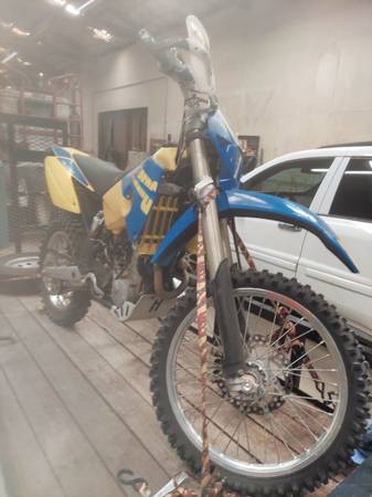 Photo Husaberg 450 dirt bike $3,800