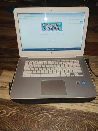 Photo White HP Chromebook. Super Fast $125