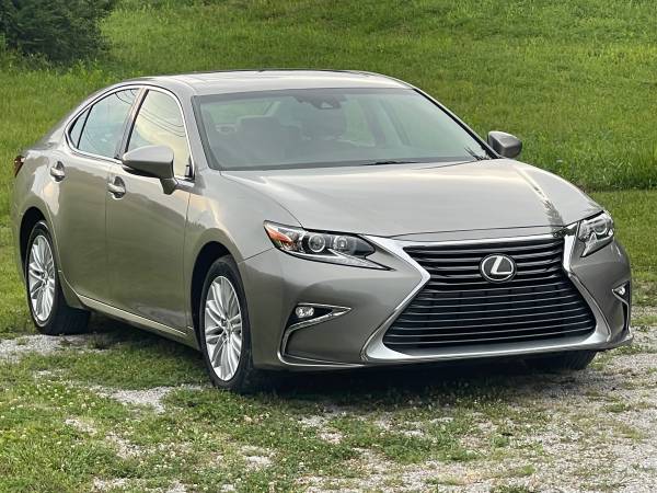 2017 Lexus ES350 Only 73k Miles in Near Mint Condition for sale by Owner $24,500