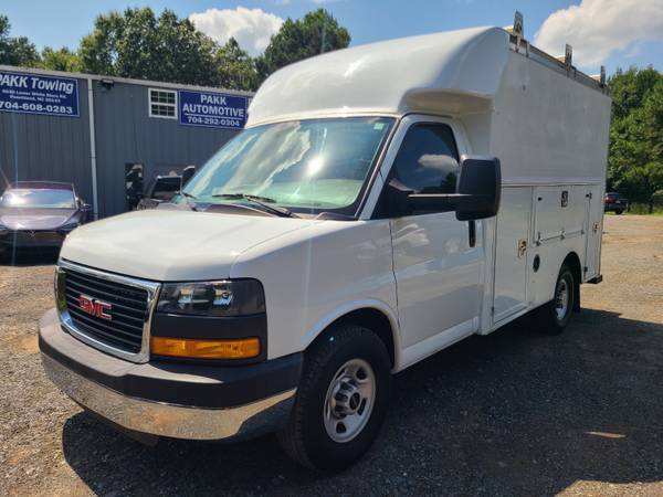Photo 2018 GMC Savana 3500 SRW KUV Utility Service Box Truck Plumber Van $39,900