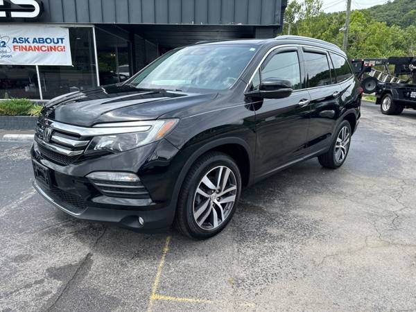 Photo 2018 Honda Pilot Touring AWD Loaded With Options Low Miles Text Trades and O $29,900