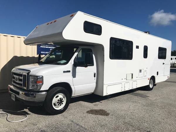 Photo 2019 28A 30ft RV Scratch-n-Dent Special $35,850