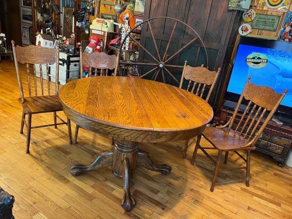 Photo 48 Solid Oak Claw Foot Table  Chairs $495