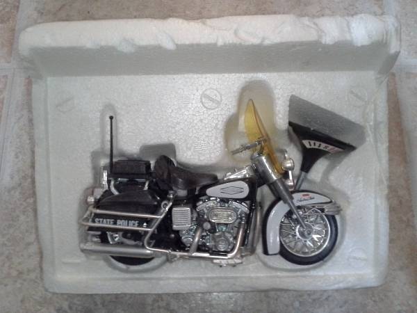 Photo 70S Harley Davidson COLLECTIBLE Electra Glide police $20
