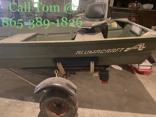 Photo Alumacraft 12 ft boat w trailer $1,150