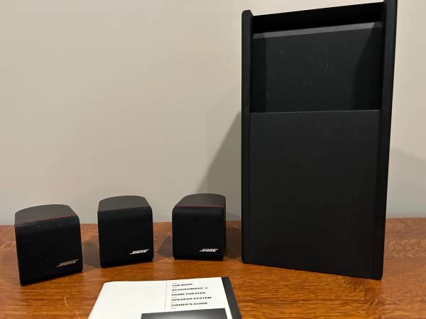 Photo Bose Acoustimass 4 Home Theater Speaker System  Bose 100 Rear Channel $200