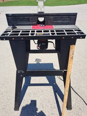 Photo Craftsman Industrial Router Table with Router $130