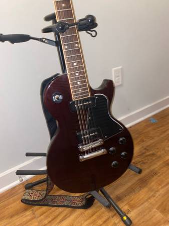 Photo Gibson Les Paul Special 2011 - Heritage Cherry w Gibson Gig bag $1,300