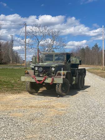 Photo Military truck with boom and winches